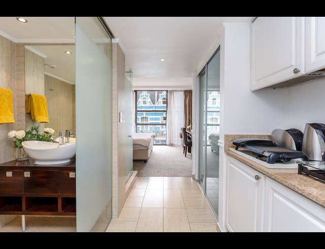 0.5 BEDROOM APARTMENT TO LET IN CAPE TOWN CITY CENTRE